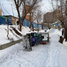 Во Владивостоке погиб водитель трактора-снегоуборщика