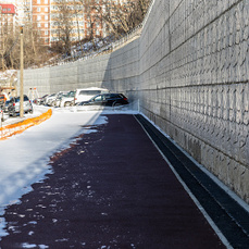 На Черняховского, 13 во Владивостоке построили новую подпорную стену