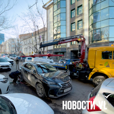 Эвакуаторы добрались до Фонтанной: забрали две малолитражки, а Lexus успела спасти хозяйка