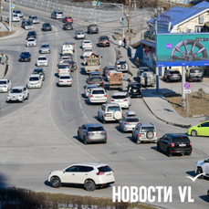 Выезду с кольца Третьей Рабочей теперь мешает не только светофор, но и нарушители парковки