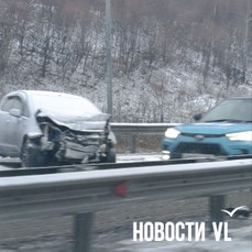 Mitsubishi Colt столкнулся с грузовиком на объездной трассе, пострадал водитель легковушки