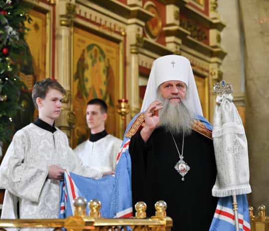 Верующие Хабаровска отметили Рождество Христово (ФОТОРЕПОРТАЖ)