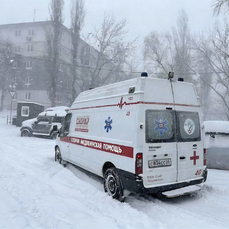 Вызовов на ДТП не поступало: скорая во Владивостоке в метель работает штатно