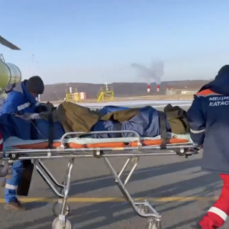 Двух пострадавших в аварии с автобусом и грузовиком доставили из Хасанской больницы во Владивосток