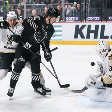 &laquo;Адмирал&raquo; во второй раз в сезоне проиграл &laquo;Трактору&raquo;