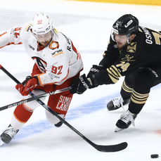 &laquo;Адмирал&raquo; проиграл &laquo;Автомобилисту&raquo; в юбилейном матче сезона КХЛ