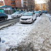 Проезд кое-как расчистили из-за припаркованных машин — newsvl.ru