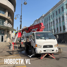 Новые фонарные столбы установили на Алеутской и пытаются настроить светофор