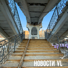 Бетонная крошка с виадука в районе парка Минного городка осыпается на головы прохожих 