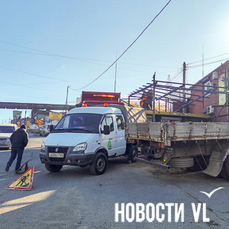 На подъезде к авторынку &laquo;Зелёный угол&raquo; во Владивостоке снесли незаконную автомастерскую и выселили автокафе