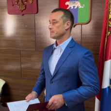 Прокуратура опротестовала решение депутатов выписать премию главе Надеждинского района