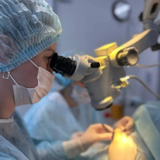 Медики Владивостока пытаются спасти зрение малышу с ножевым ранением глаза