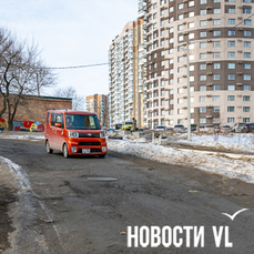 Жители нескольких высоток на Эгершельде просят отремонтировать дорогу к своим домам – альтернативную могут перекрыть шлагбаумом (ФОТО)