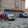 Рядом есть несколько бесплатных парковочных мест – в том числе для инвалидов — newsvl.ru