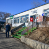 В одном из строений продают одежду и халяльную продукцию  — newsvl.ru