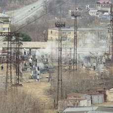 Жители Фокино утром остались без света из-за поломки оборудования на подстанции