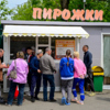 На Школьную переехали знаменитые пирожки, к ним тут тоже выстраиваются очереди  — newsvl.ru
