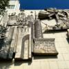 Барельеф на здании Управления федеральной почтовой связи на вокзале. Фото: телеграм-канал «Архитектурные излишества» — newsvl.ru