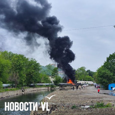 Между Школьной и Спортивной загорелась обшивка теплотрассы (ФОТО; ВИДЕО)