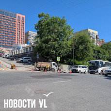 На Комарова в сторону Океанского проспекта заканчивают затянувшееся благоустройство