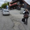 Ямы по дороге к гостинкам на Некрасовской. Фото сделано 1 июля — newsvl.ru