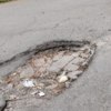 Ямы по дороге к гостинкам на Некрасовской. Фото сделано 15 сентября 2023 года — newsvl.ru
