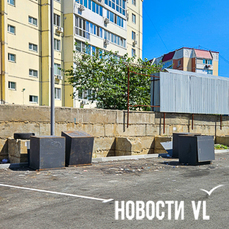 В новостройке на Русской во Владивостоке люди живут без мусорных площадок и полгода не могут оплатить счета