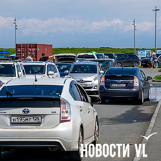 Пляж Ахлёстышева страдает от бесконтрольной парковки (ФОТО; ВИДЕО)