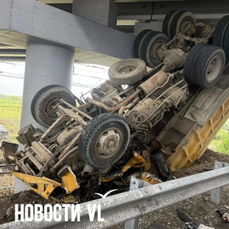 В Кипарисово перевернулся самосвал  два человека пострадали