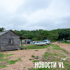 На пляже возле острова Шкота &laquo;верёвочники&raquo; продолжают собирать деньги, несмотря на решение суда