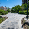 Набережную в районе выхода к улицам Пограничная и Адмирала Фокина заметно озеленили — newsvl.ru