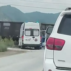 Дорога в Большой Камень оказалась временно перекрыта из-за ДТП с поездом