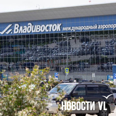 В аэропорту Владивостока поцарапали самолёт, но его допустили к вылету