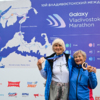 Участники забега фотографировались в фотозонах  — newsvl.ru