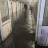 В 6:35 переход на остановке "Постышева". Местные говорят, никогда так его не затапливало — newsvl.ru