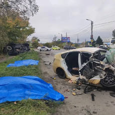Пожилая пара на &laquo;Приусе&raquo; погибла в Находке, не пропустив на трассе &laquo;Ленд Круизер&raquo;