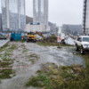 Участок огородили, водителей просят убрать машины — newsvl.ru