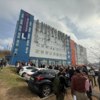 Всех студентов и сотрудников эвакуировали из здания. Фото: телеграм-канал fefu4ch — newsvl.ru