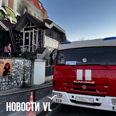 На площади Адмирала Фокина загорелось кафе-саможар