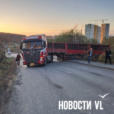 Китайский грузовик перекрыл выезд с Нейбута на объездную трассу через Зелёный Угол