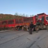 Китайский грузовик перекрыл улицу Расула Гамзатова — newsvl.ru