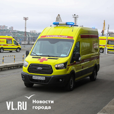 Двух человек ударило током высокого напряжения, когда они перелезали через цистерну на ж/д путях во Владивостоке
